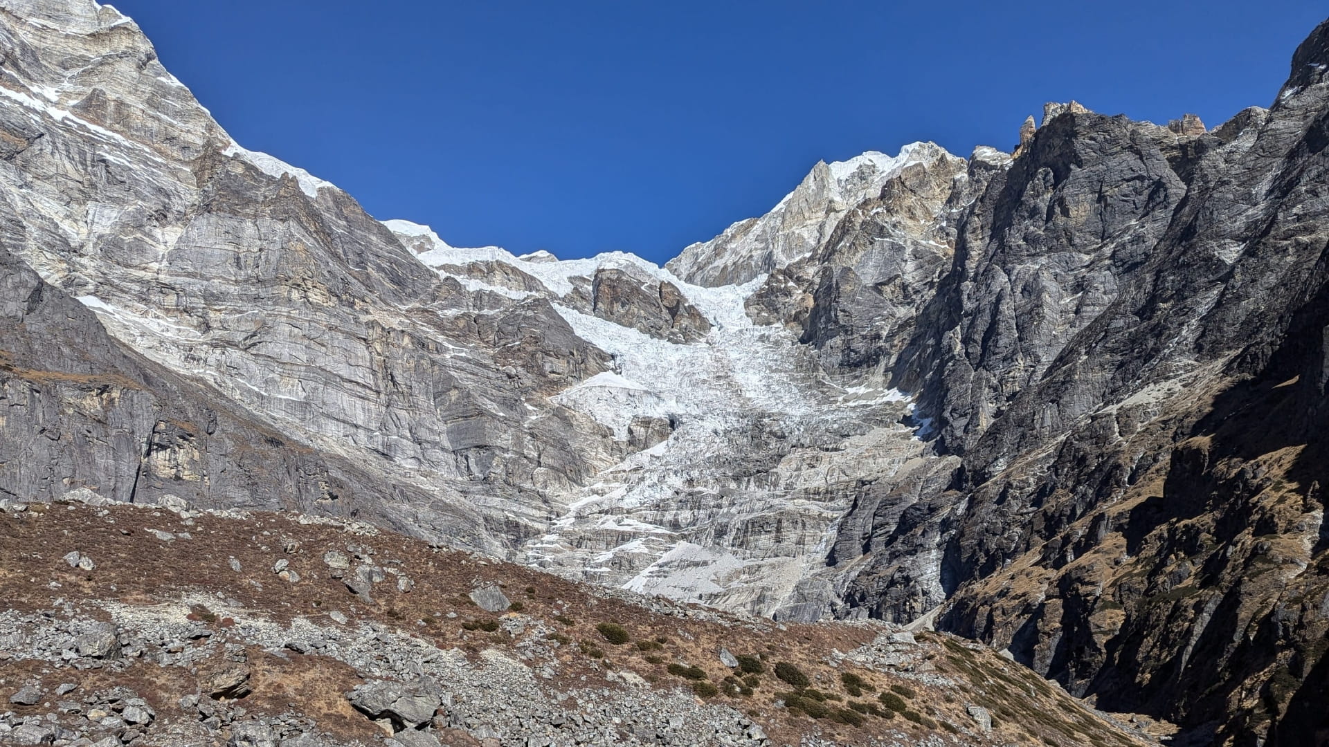 Makalu 16