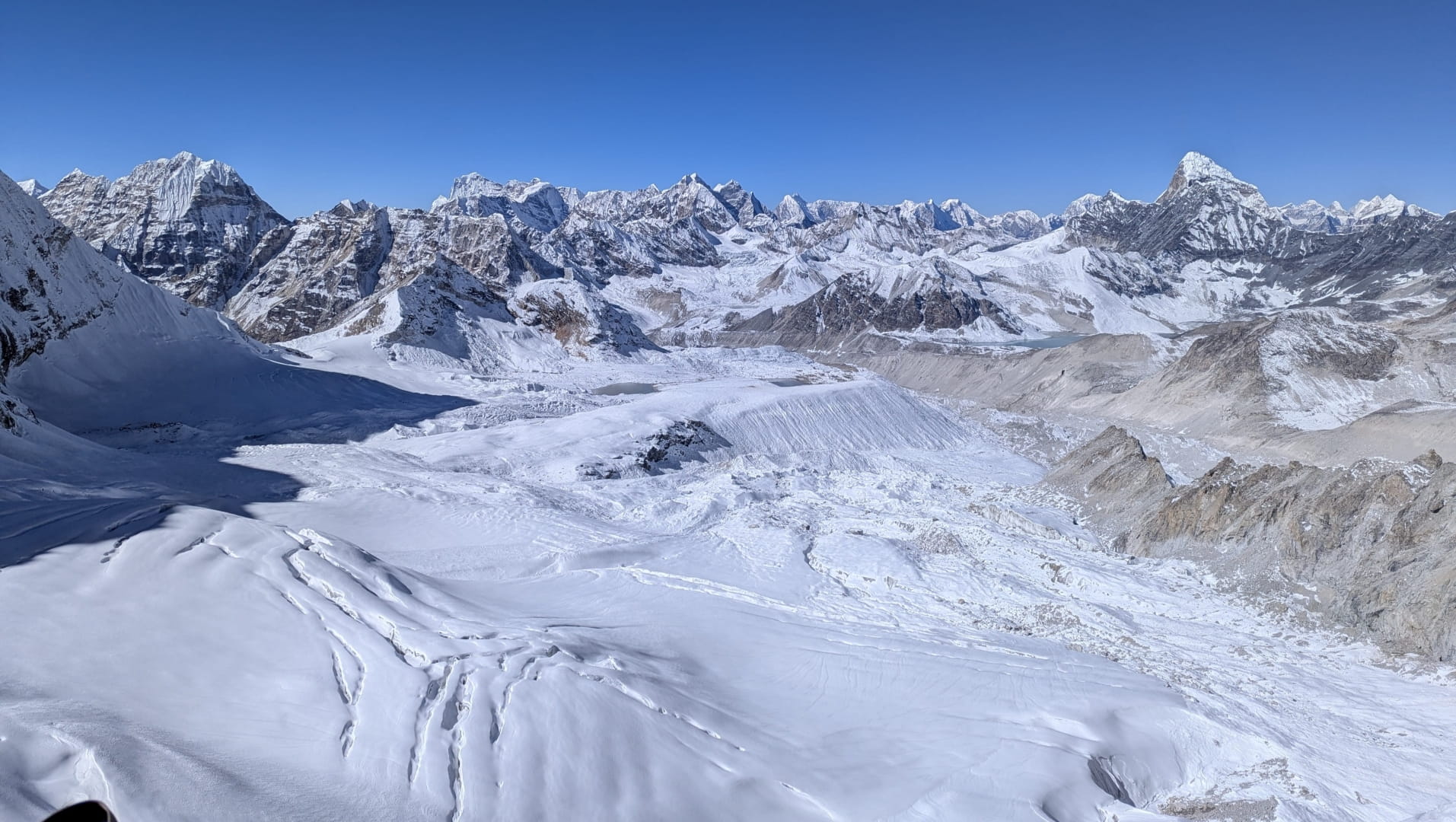 Makalu 24