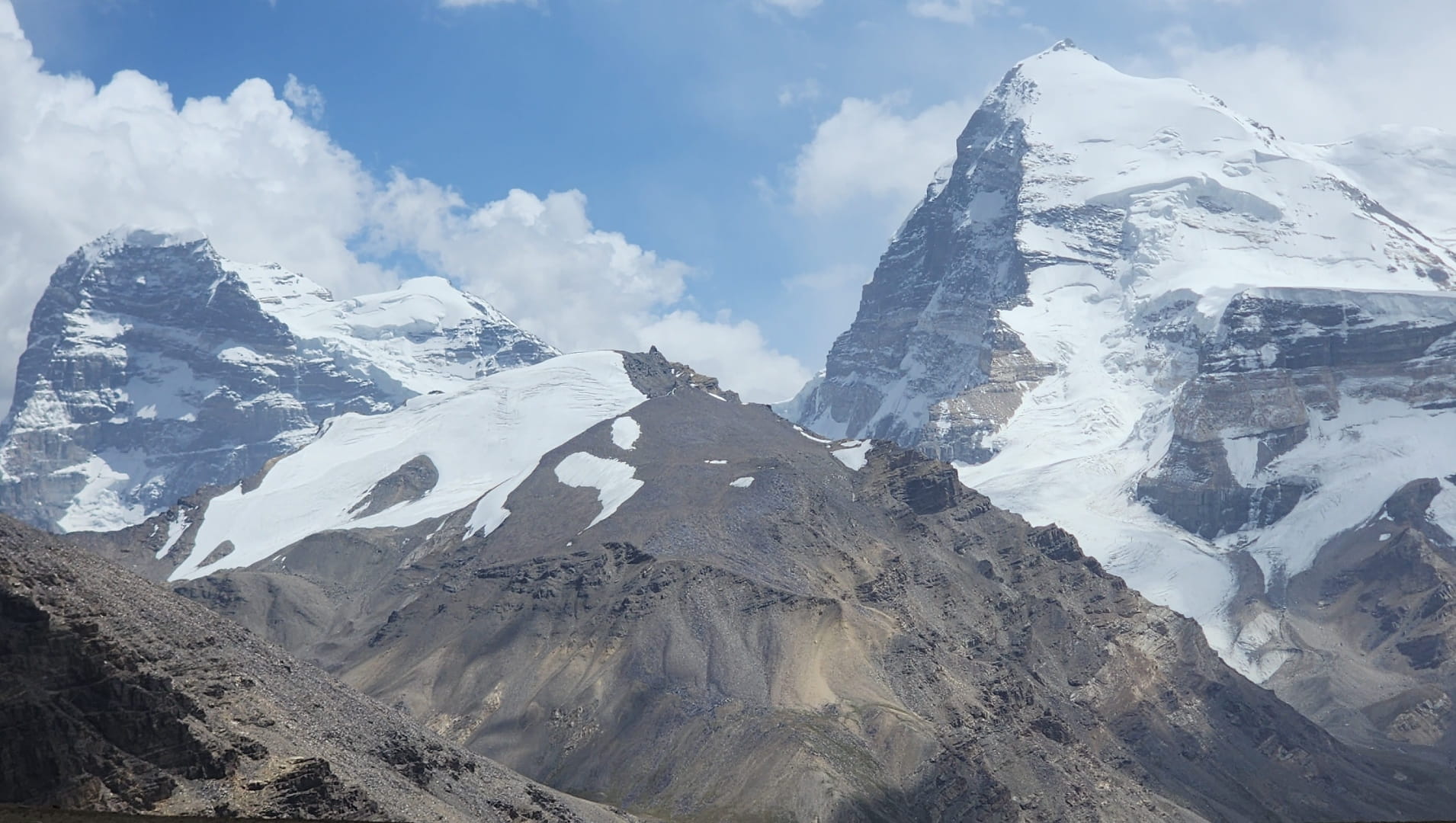 Close-up of Peak Engels & Karl Marx